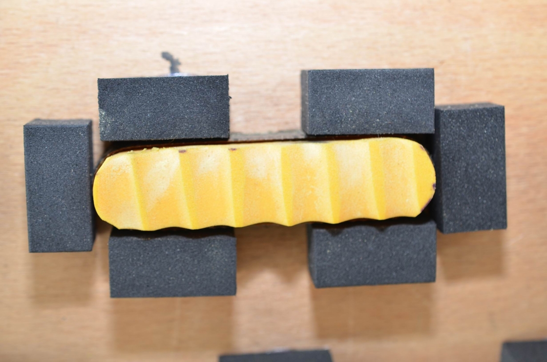 Esponja de goma de la eyección para el caucho denso de la onda del dieboard rotatorio, caucho rectangular que ranura el caucho