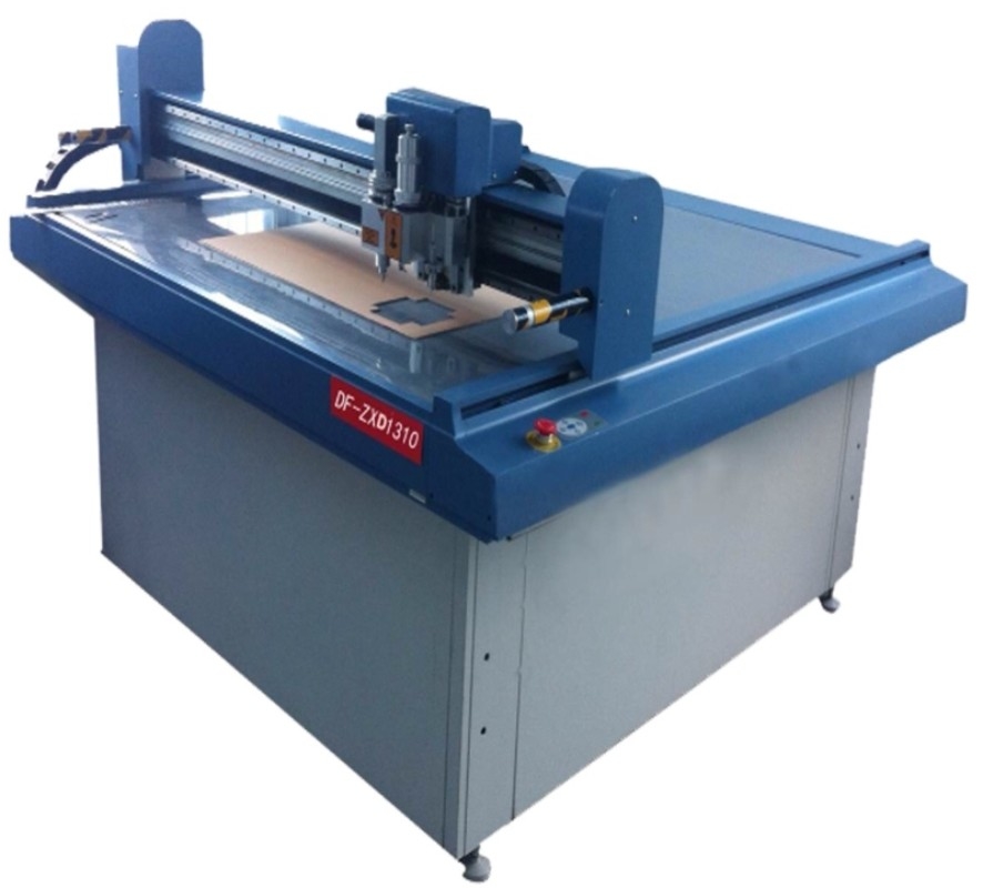 Máquina de corte de caja de cartón de precisión para embalaje y papel corrugado